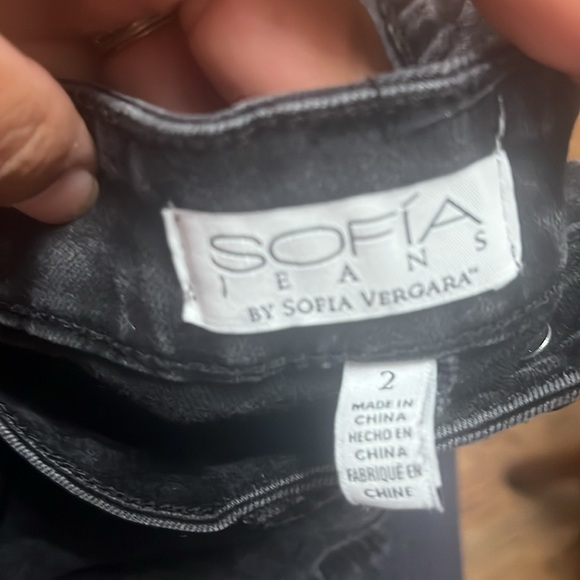 Black Jeans by Sofia Vergara, size 2 - Picture 3 of 3